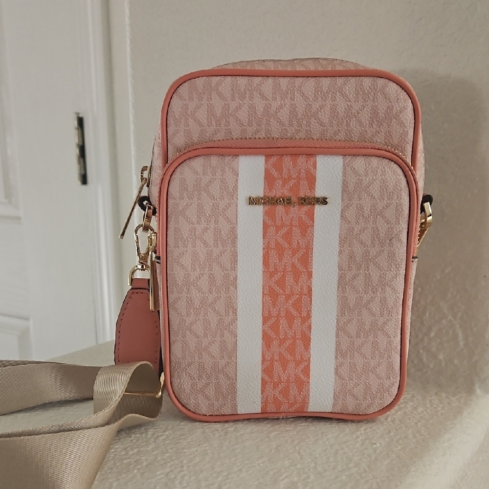 Michael Kors Pink and White Crossbody Bag with Elegant Design